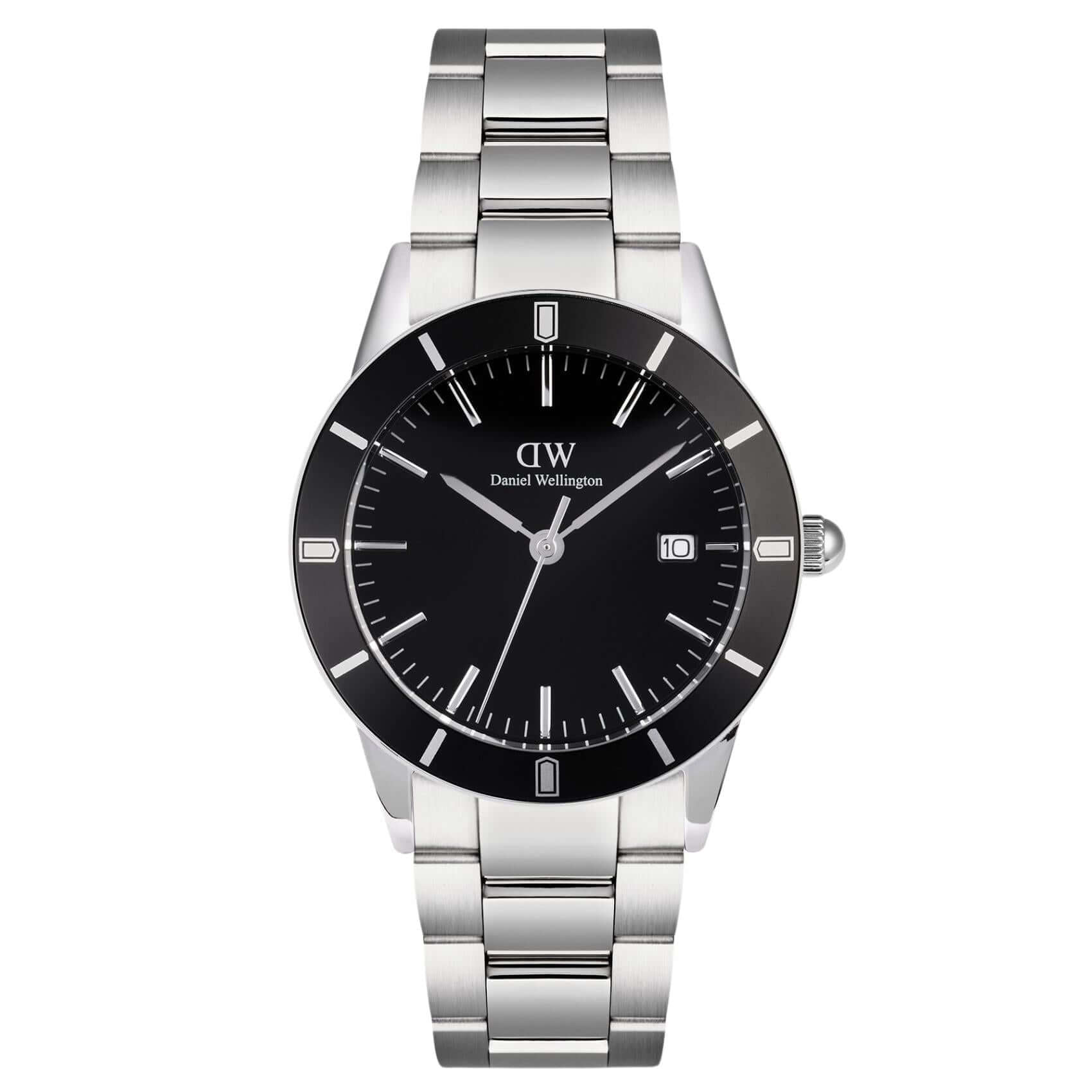 Ανδρικό ρολόι Daniel Wellington Iconic Paradigma DW00100822 με ασημί μπρασελέ από ανοξείδωτο ατσάλι και μαύρο καντράν διαμέτρου 40mm με γκρι λεπτομέρειες.