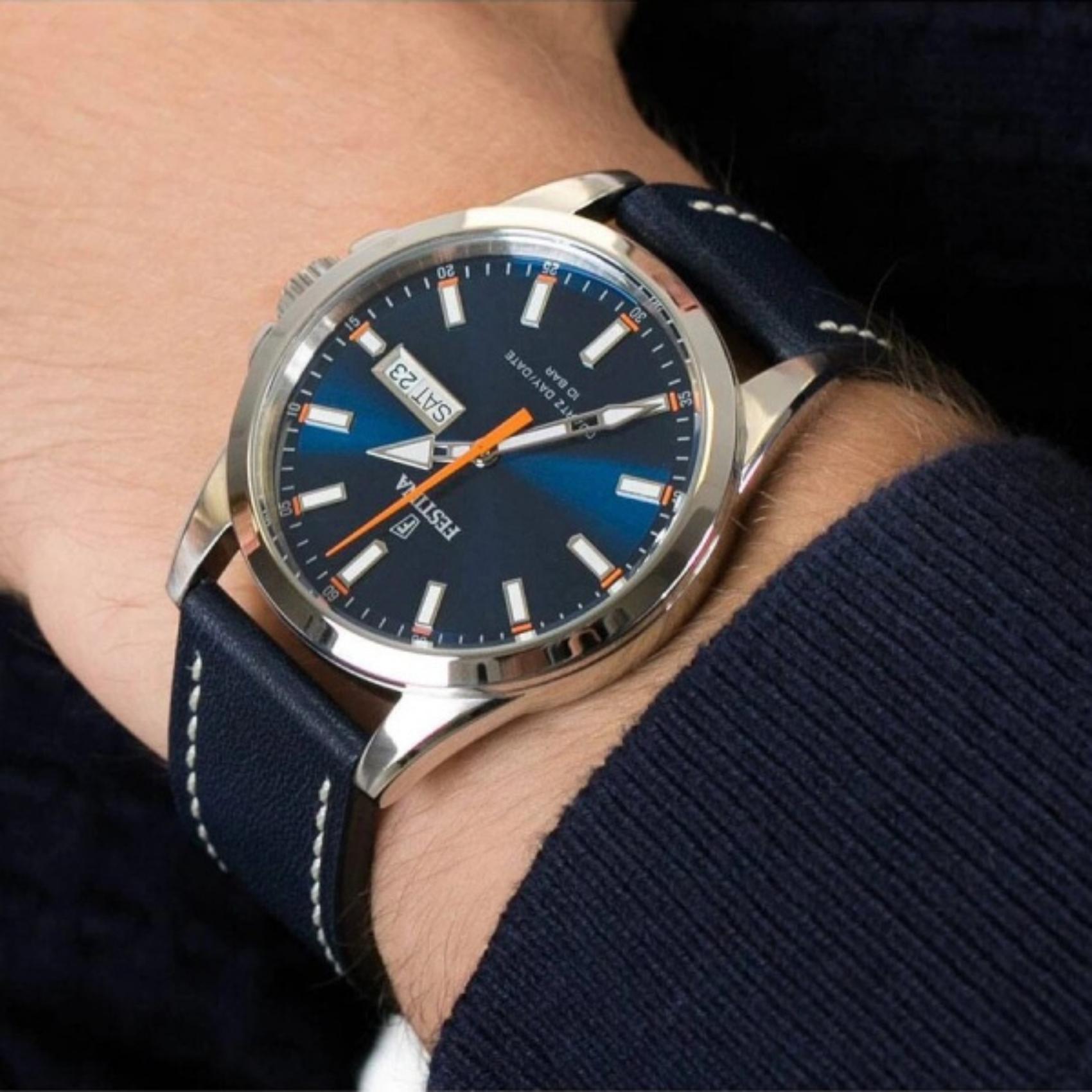 Ανδρικό ρολόι Festina Classics F20358/3 με μπλε δερμάτινο λουράκι και μπλε καντράν φορεμένο στον καρπό