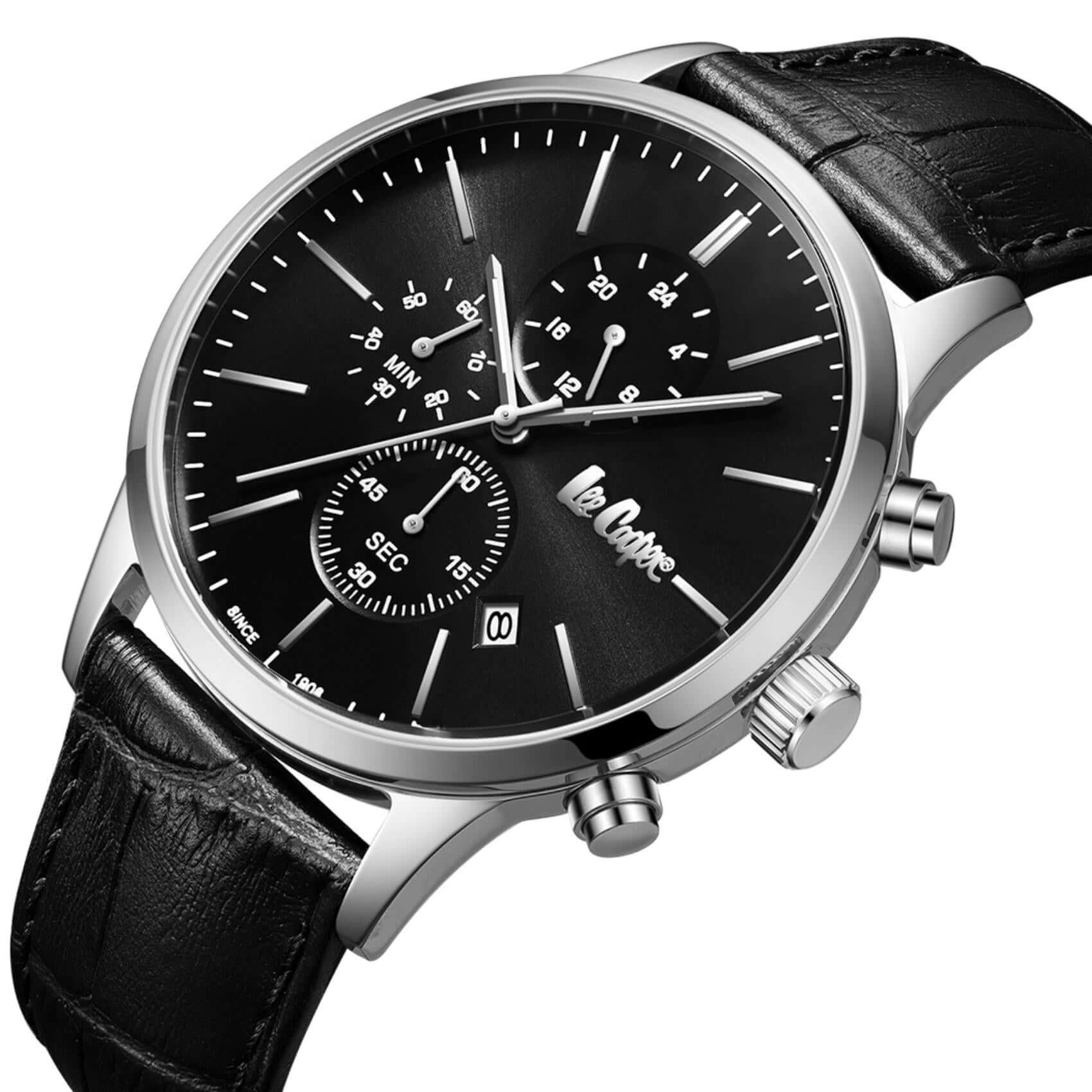 Καντράν από ανδρικό ρολόι Lee Cooper Gents Multi LC08154.351 σε μαύρο χρώμα με ασημί λεπτομέρειες, ένδειξη ημερομηνίας και διπλής ώρας και κάσα 44 mm.