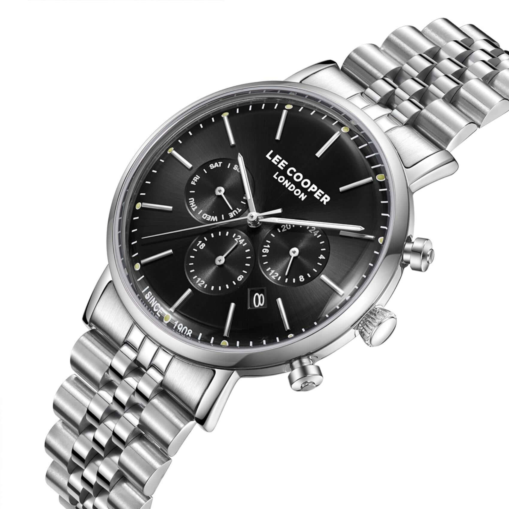 Καντράν από ανδρικό ρολόι Lee Cooper Gents Multi LC08372.350 σε μαύρο χρώμα με ασημί λεπτομέρειες, ένδειξη ημέρας, ημερομηνίας και διπλής ώρας και κάσα 42 mm.