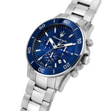 Φωτογραφία του μπλε καντράν του Maserati Competizione R8873600002 με ασημένιους δείκτες και ένδειξη ημερομηνίας, τζαμάκι από ορυκτό κρύσταλλο ειδικής σκλήρυνσης.