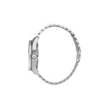 Πλάγια λήψη του Maserati Sfida R8853140010 που αναδεικνύει την κάσα 44mm και το ασημί μπρασελέ από ανοξείδωτο ατσάλι.