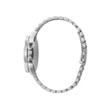 Λεπτομερής λήψη του ασημί μπρασελέ από ανοξείδωτο ατσάλι του Maserati Sfida R8873640025 που αναδεικνύει την υφή και την ποιότητά του.