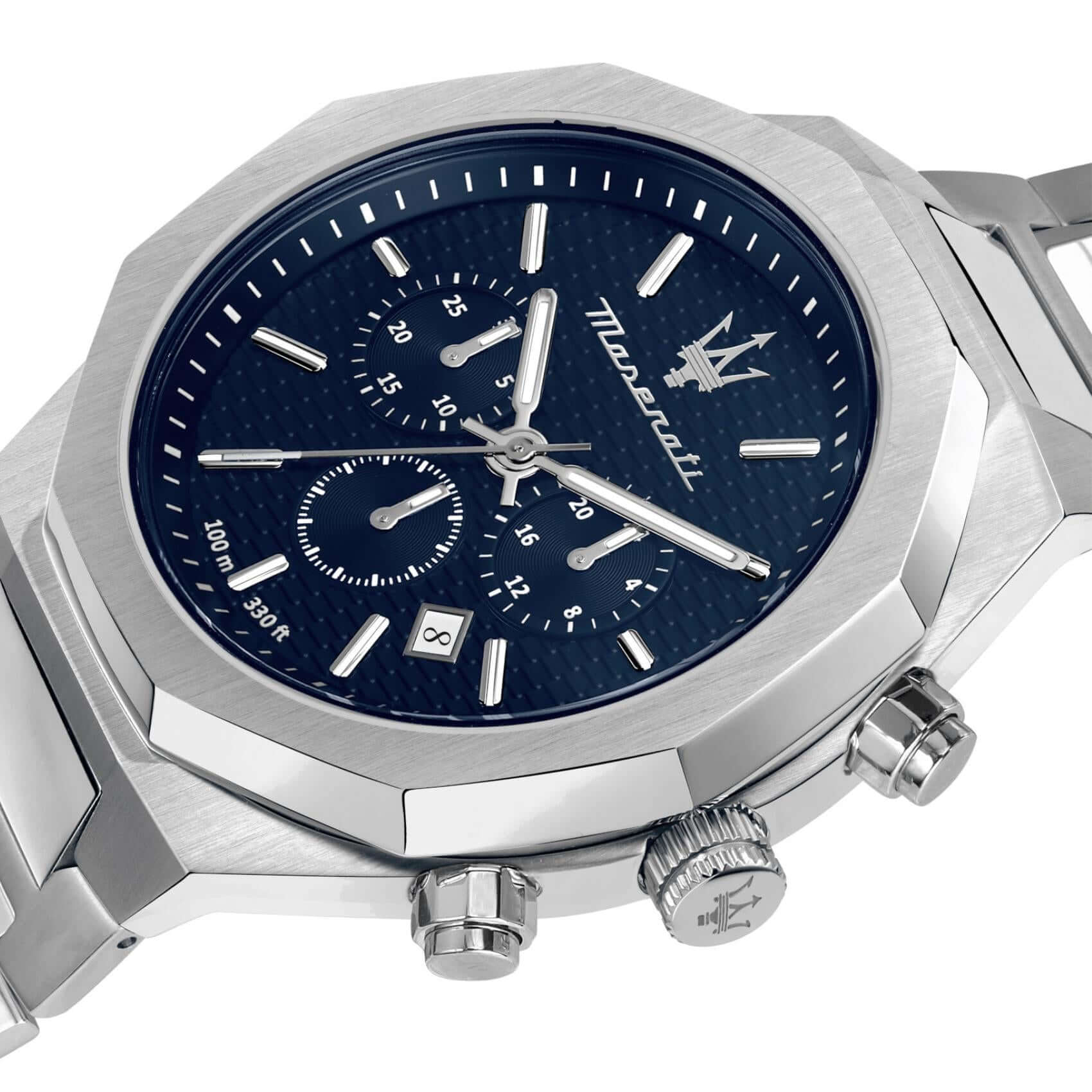 Φωτογραφία του μπλε καντράν του Maserati Stile R8873642006 χρονογράφου με ασημί δείκτες, υποκαντράν και ένδειξη ημερομηνίας, τζάμάκι από ορυκτό κρύσταλλο ειδικής σκλήρυνσης.