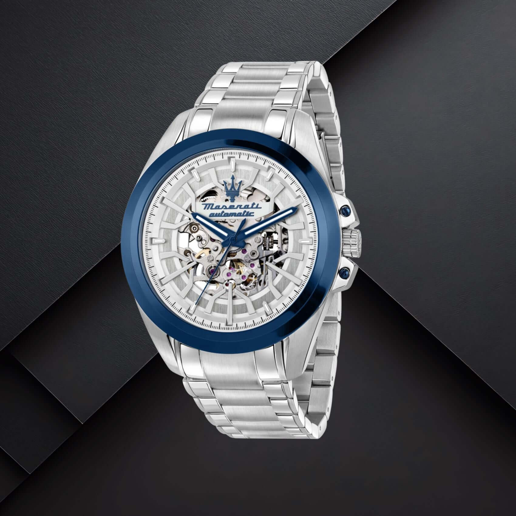 Ανδρικό ρολόι Maserati Traguardo R8823112006 με ασημί-μπλε skeleton καντράν και ασημί μπρασελέ από ανοξείδωτο ατσάλι.