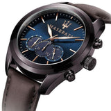 Λεπτομερής λήψη του καφέ δερμάτινου λουριού του Maserati Traguardo R8871612008 που αναδεικνύει την υφή και την ποιότητά του.