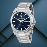 Φωτογραφία του μπλε καντράν του Maserati Velocita R8823152002 με ασημένιους δείκτες και ένδειξη ημερομηνίας, τζαμάκι από ορυκτό κρύσταλλο ειδικής σκλήρυνσης.