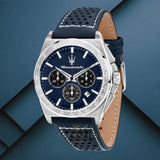 Φωτογραφία του μπλε καντράν του Maserati Velocita R8871652001 χρονογράφου με ασημί δείκτες, υποκαντράν και ένδειξη ημερομηνίας, τζαμάκι από ορυκτό κρύσταλλο ειδικής σκλήρυνσης.