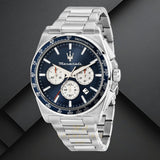 Φωτογραφία του μπλε καντράν του Maserati Velocita R8873652005 χρονογράφου με ασημί δείκτες, υποκαντράν και ένδειξη ημερομηνίας, τζαμάκι από ορυκτό κρύσταλλο ειδικής σκλήρυνσης.