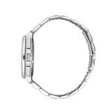 Λεπτομερής λήψη του ασημί μπρασελέ από ανοξείδωτο ατσάλι του Maserati Velocita R8873652005 που αναδεικνύει την υφή και την ποιότητά του.