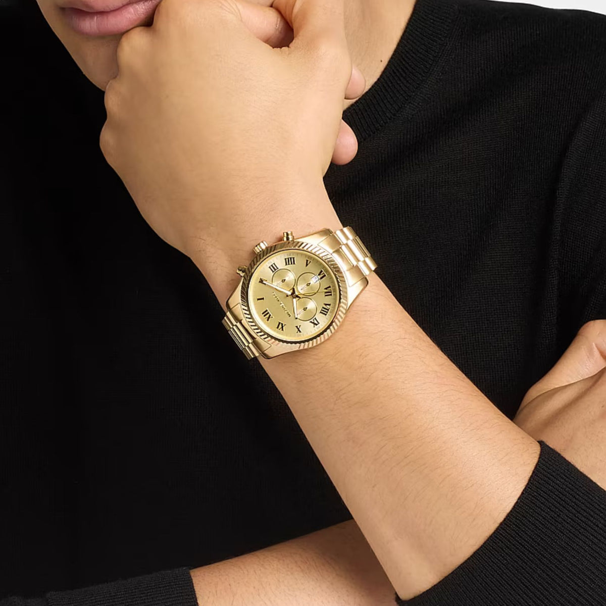 Ανδρικό ρολόι Michael Kors Lexington MK9276 χρονογράφος με χρυσό μπρασελέ και χρυσό καντράν φορεμένο στον καρπό