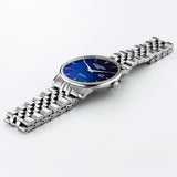 Aνδρικό ρολόι Roamer Classico Gents 971856-41-45-50 με ασημί ατσάλινο μπρασελέ και μπλε καντράν 40mm.
