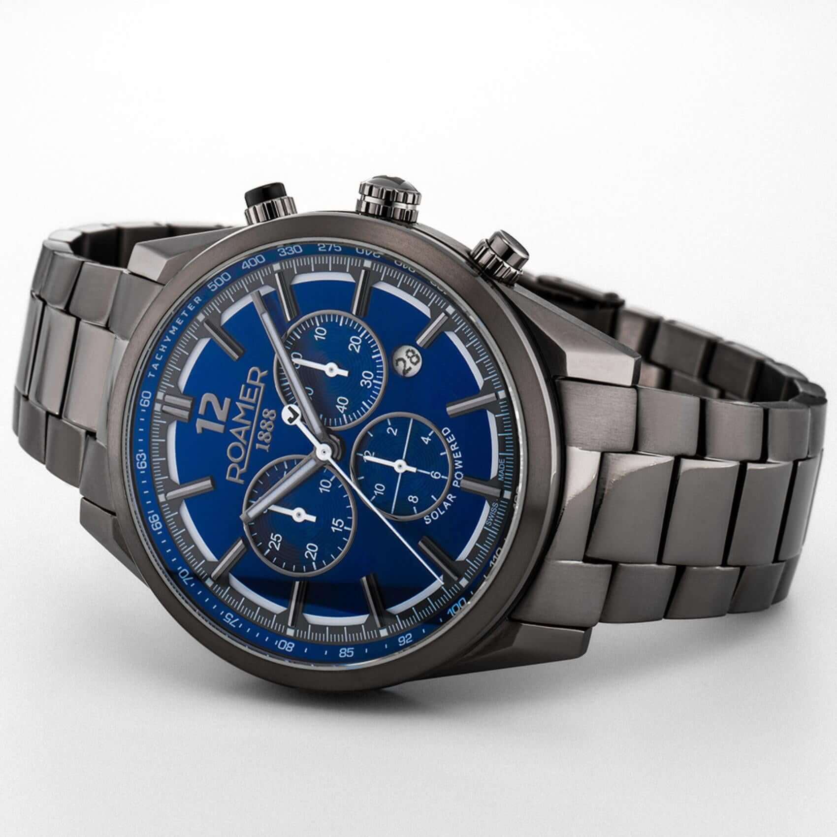 Ανδρικό ρολόι Roamer Helios Power 973981-44-45-20 Solar με ανθρακί μπρασελέ από τιτάνιο & μπλε καντράν 43.5mm.
