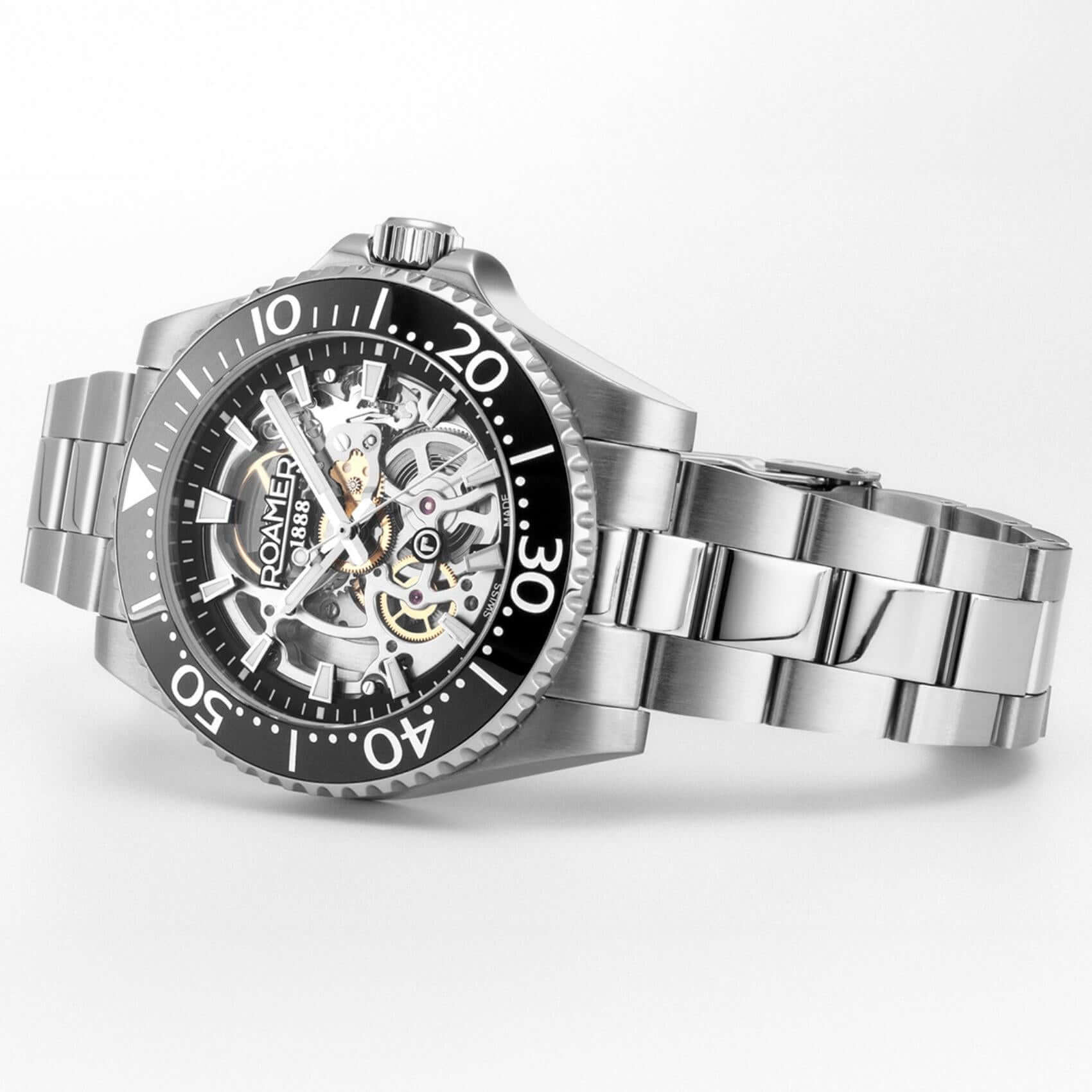 Καντράν από ανδρικό ρολόι Roamer Premier Skeleton Limited 986984-41-85-20 σε μαύρο skeleton σχέδιο με ασημί μπρασελέ και κάσα 42 mm.