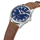 Πλάγια όψη του Timberland Birch Road TDWGB0083103 με καφέ δερμάτινο λουράκι και μπλε καντράν 45 mm.