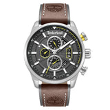 Ανδρικό ρολόι Timberland Calahan TDWGF0095402 με καφέ δερμάτινο λουράκι, μαύρο καντράν 46 mm, ένδειξη ημέρας-ημερομηνίας, διπλής ώρας και στεγανότητα 5ATM. 