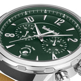 Κοντινό στο πράσινο καντράν του Timberland Newkirk TDWGF0082902 με ένδειξη ημερομηνίας και διπλής ώρας