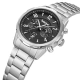 Πλάγια όψη του Timberland Newkirk TDWGK0082901 που αναδεικνύει τη μεγάλη κάσα 46 mm, το ασημί μπρασελέ και το μαύρο καντράν.