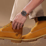Φορεμένο στον καρπό ανδρικό ρολόι Timberland Northbridge TDWGB0041204 με ταμπά δερμάτινο λουράκι και μαύρο καντράν 45 mm