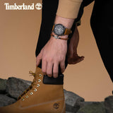 Το Timberland Northbridge TDWGF0041205 φορεμένο στον καρπό με καφέ δερμάτινο λουράκι και μαύρο καντράν.