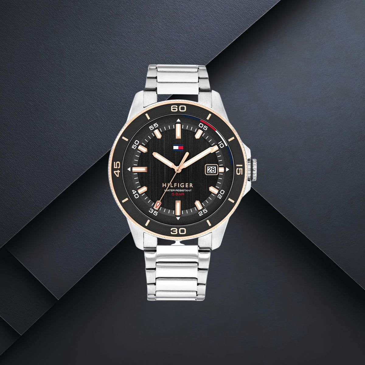 Ανδρικό ρολόι Tommy Hilfiger Remy 1792228 με ασημί μπρασελέ και μαύρο καντράν 43mm, με ένδειξη ημερομηνίας