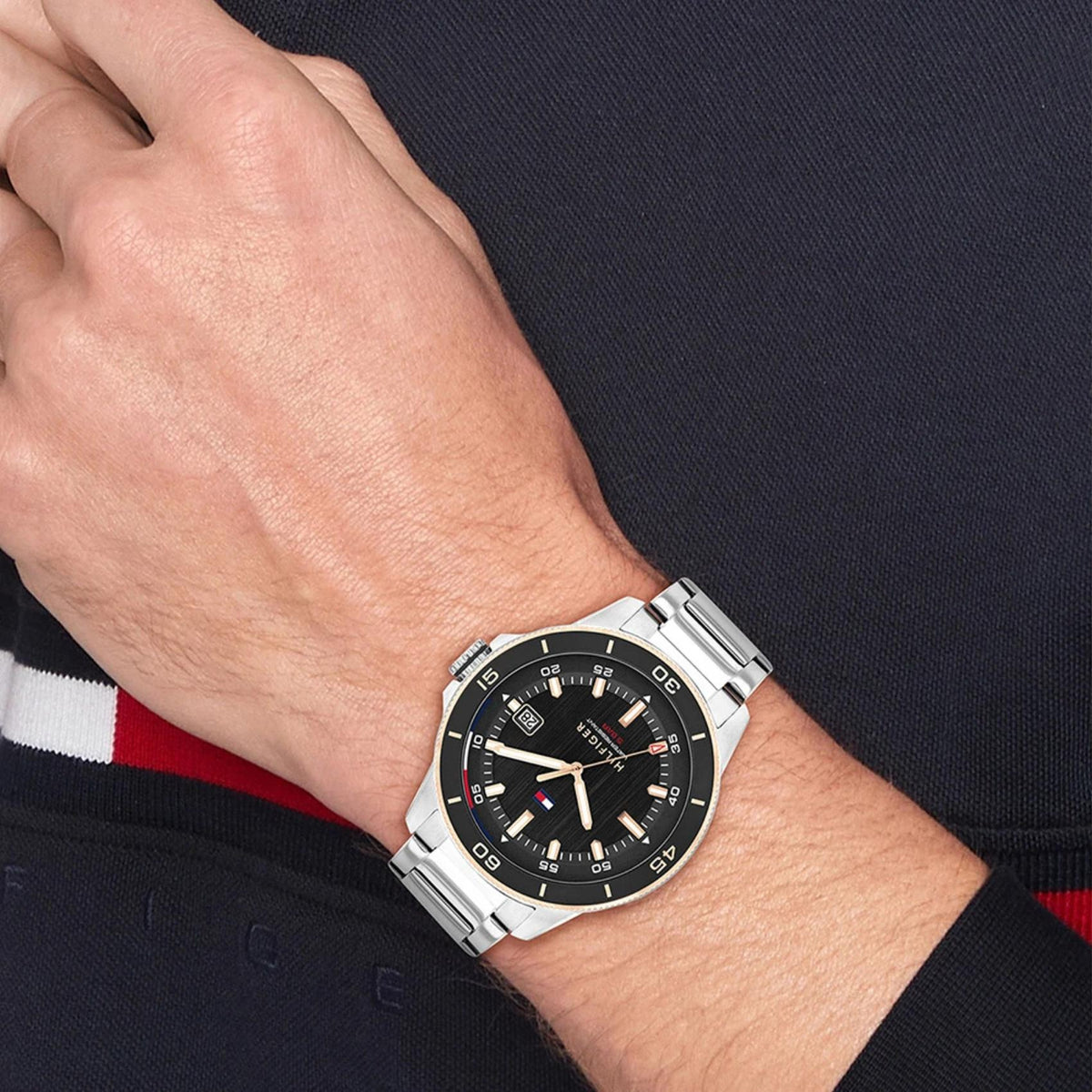 Ανδρικό Ρολόι Tommy Hilfiger Remy 1792228 Με Ασημί Μπρασελέ & Μαύρο Καντράν