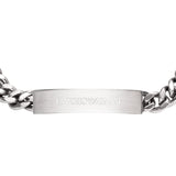 Λεπτομέρεια από το ανδρικό βραχιόλι Emporio Armani EGS3304040 με αλυσίδα κρίκο-κρίκο, ταυτότητα και ασημί ατσάλινο φινίρισμα.
