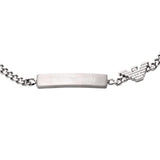 Λεπτομέρεια από το ανδρικό βραχιόλι Emporio Armani EGS3310040 ταυτότητα από ασημί ανοξείδωτο ατσάλι.