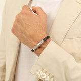 Ανδρικό δερμάτινο βραχιόλι Boss 1580674M σε μαύρο χρώμα με διπλή πλέξη στο χέρι
