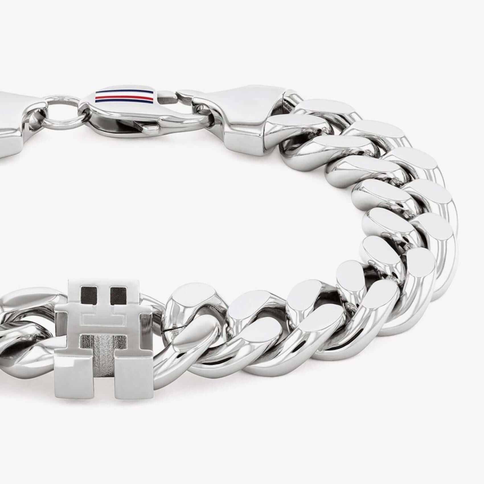 Ανδρικό βραχιόλι χειροπέδα Tommy Hilfiger 2790664 από ατσάλι σε ασημί χρώμα, κοντινή λήψη.