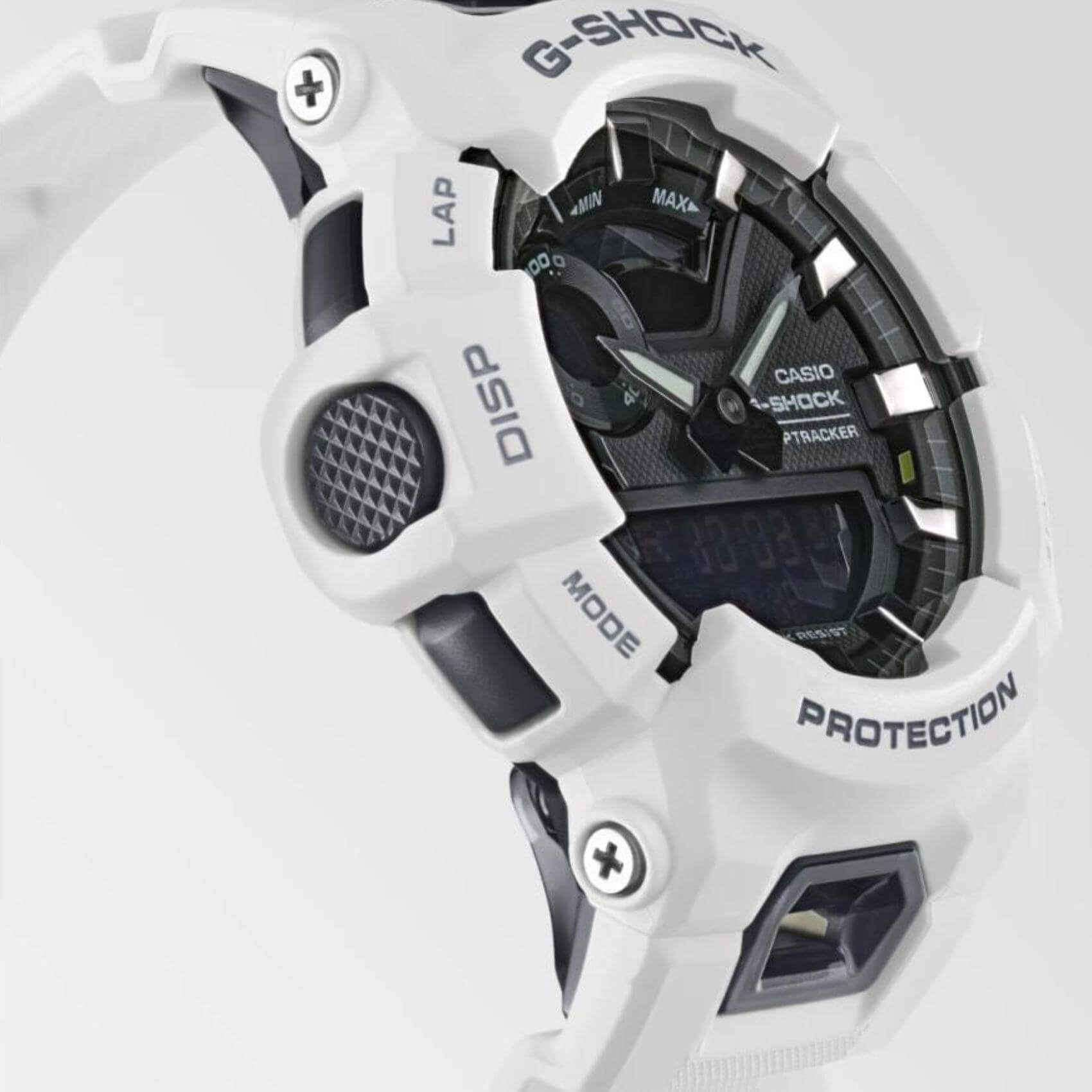 Καταδυτικό ρολόι χρονογράφος Casio G-Shock GBA-900-7AER με λευκό καουτσούκ λουράκι, μαύρο καντράν και στεγανότητα 20ATM-200Μ με λειτουργία bluetooth.