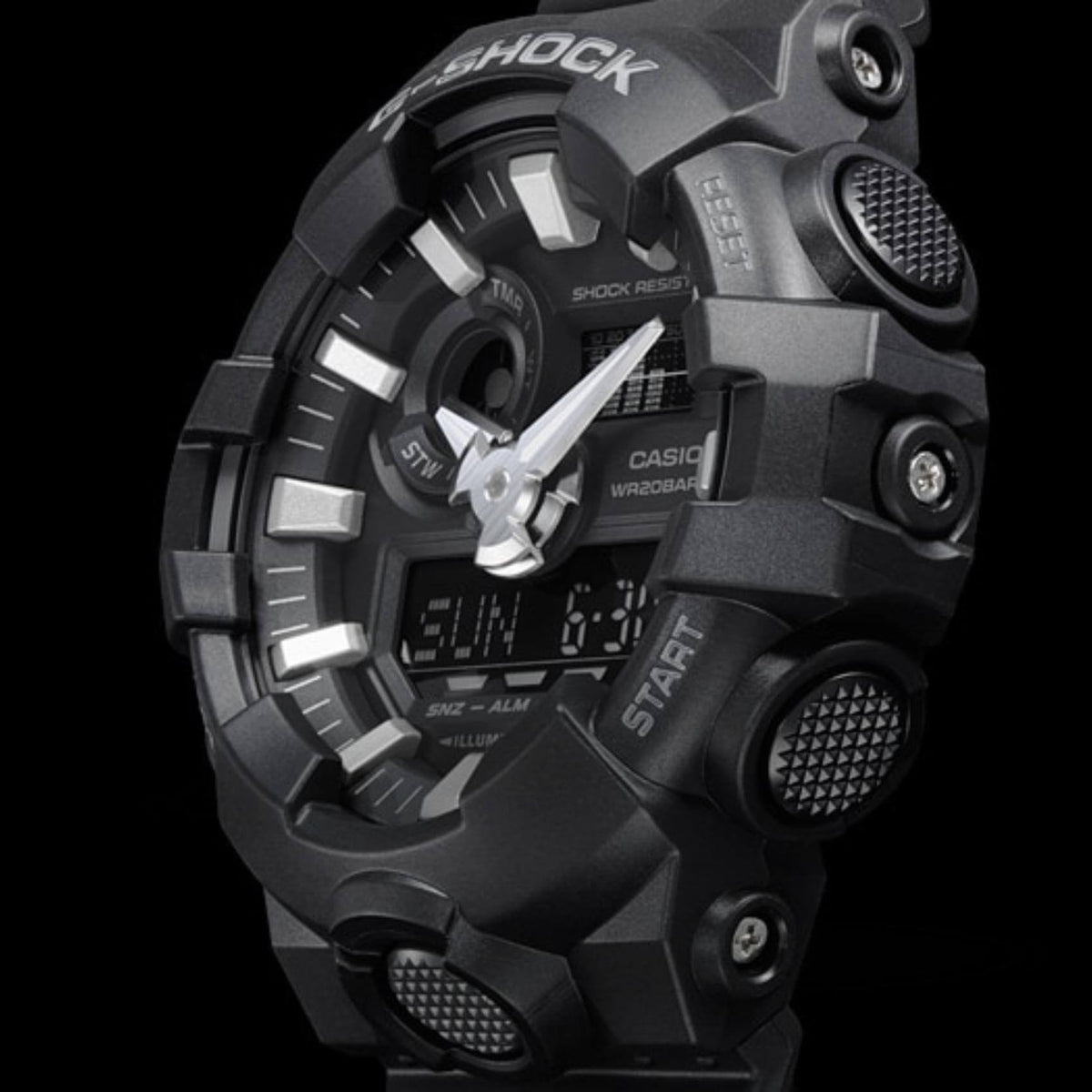 Καταδυτικό ρολόι χρονογράφος Casio G-Shock GA-700-1BER με μαύρο καουτσούκ λουράκ, μαύρο καντράν και στεγανότητα 20ATM-200Μ.