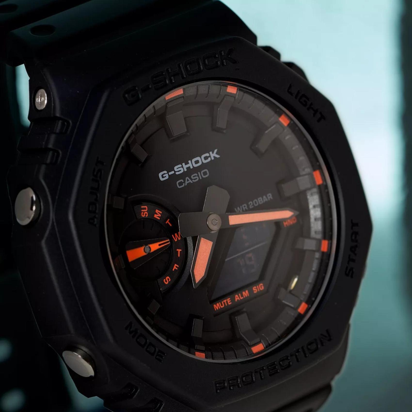 Ρολόι χρονογράφος Casio G-Shock GA-2100-1A4ER με μαύρο καουτσούκ λουράκι, μαύρο καντράν μεγέθους 45.4mm anadigi κατάλληλο για καταδύσεις.