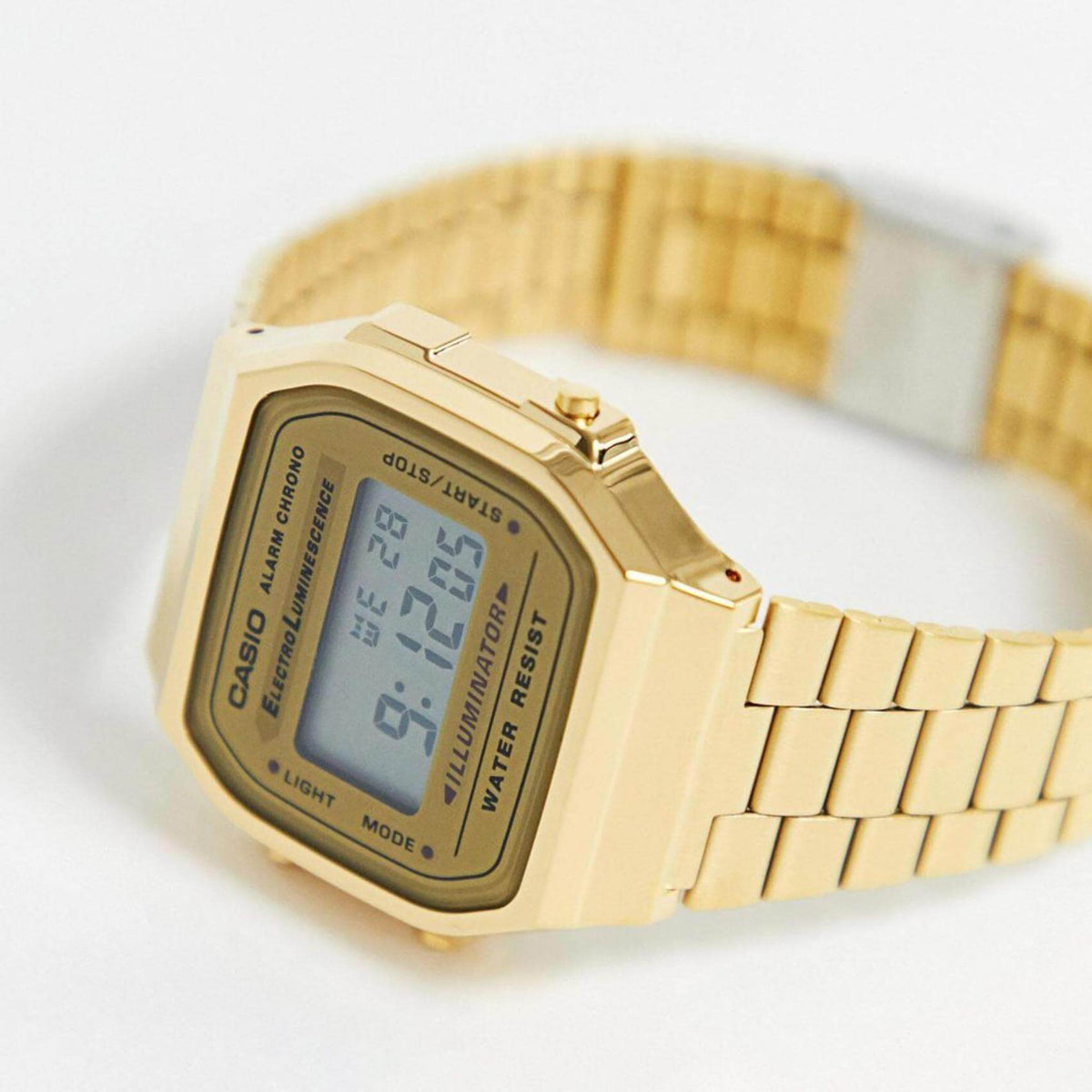 Ρολόι χρονογράφος Casio Vintage Iconic A-168WG-9EF με χρυσό ατσάλινο μπρασελέ, χρυσό καντράν σε τετράγωνο σχημα με ψηφιακή ένδειξη και στεγανότητα 5ATM-50Μ.