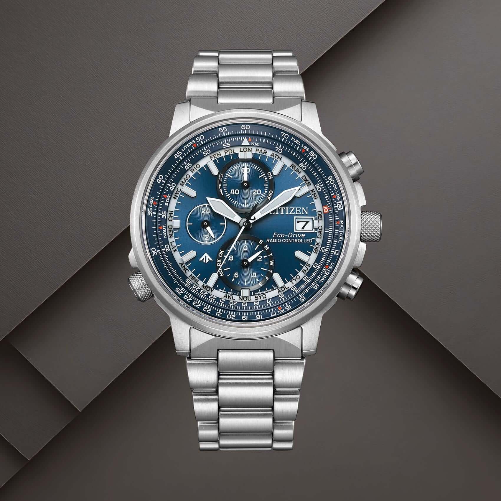 Citizen AT8300-58L ανδρικό ρολόι Promaster Sky με ασημί μπρασελέ, μπλε καντράν 41mm και χρονογράφο.