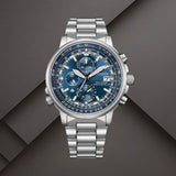 Citizen AT8300-58L ανδρικό ρολόι Promaster Sky με ασημί μπρασελέ, μπλε καντράν 41mm και χρονογράφο.