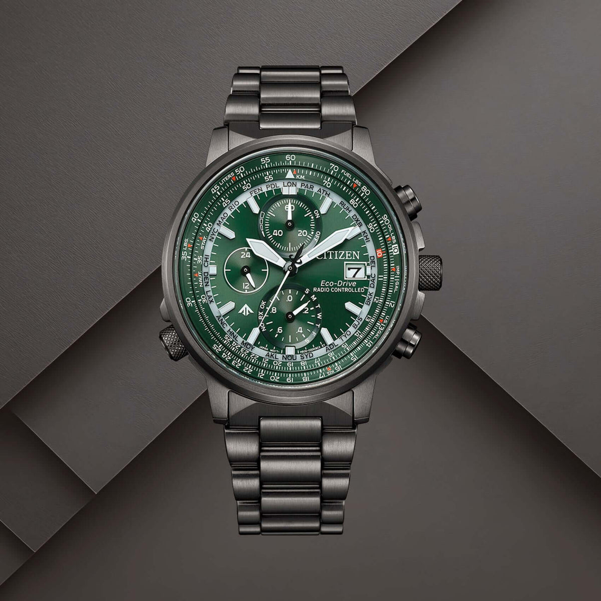Citizen AT8304-57W ανδρικό ρολόι Promaster Sky με γκρι μπρασελέ, πράσινο καντράν 41mm και χρονογράφο.