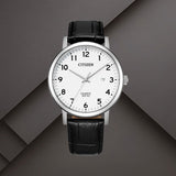 Ανδρικό ρολόι Citizen BI5070-06A με λευκό καντράν 40.2mm, ένδειξη ημερομηνίας και μαύρο δερμάτινο λουράκι.