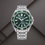 Καταδυτικό ρολόι Citizen Promaster Eco-Drive BN0199-53X με πράσινο καντράν 44.5mm, ασημί μπρασελέ και περιστρεφόμενη στεφάνη.