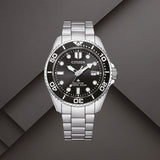 Καταδυτικό ρολόι Citizen Promaster Eco-Drive Divers BN0261-51E με μαύρο καντράν 41mm, ασημί μπρασελέ και περιστρεφόμενη στεφάνη.