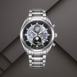 Citizen BY1010-81H ανδρικό ρολόι Eco-Drive Tsuki-yomi με ασημί μπρασελέ από τιτάνιο, γκρι-μαύρο καντράν 43mm και ένδειξη φάσεων της σελήνης.