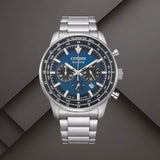 Ανδρικό ρολόι Citizen Eco-Drive CA4500-91L με μπλε καντράν 44mm, χρονογράφο, ένδειξη ημερομηνίας και ασημί μπρασελέ.