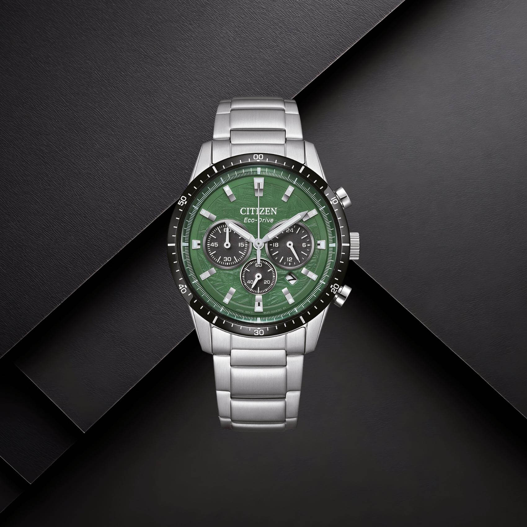 Ανδρικό ρολόι Citizen Eco-Drive CA4624-56X με πράσινο καντράν 39mm, χρονογράφο, ένδειξη ημερομηνίας και ασημί μπρασελέ.