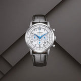 Ανδρικό ρολόι Citizen Eco-Drive CA4630-02A με λευκό καντράν 42mm, χρονογράφο, ένδειξη ημερομηνίας και μαύρο δερμάτινο λουράκι.