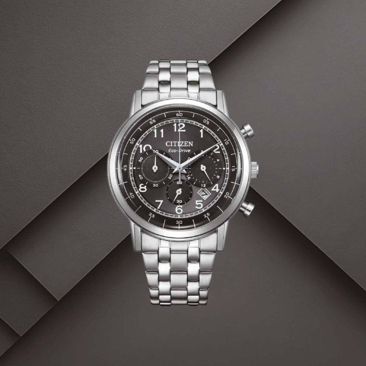 Ανδρικό ρολόι Citizen Eco-Drive CA4630-53E με μαύρο καντράν 42mm, χρονογράφο, ένδειξη ημερομηνίας και ασημί μπρασελέ.
