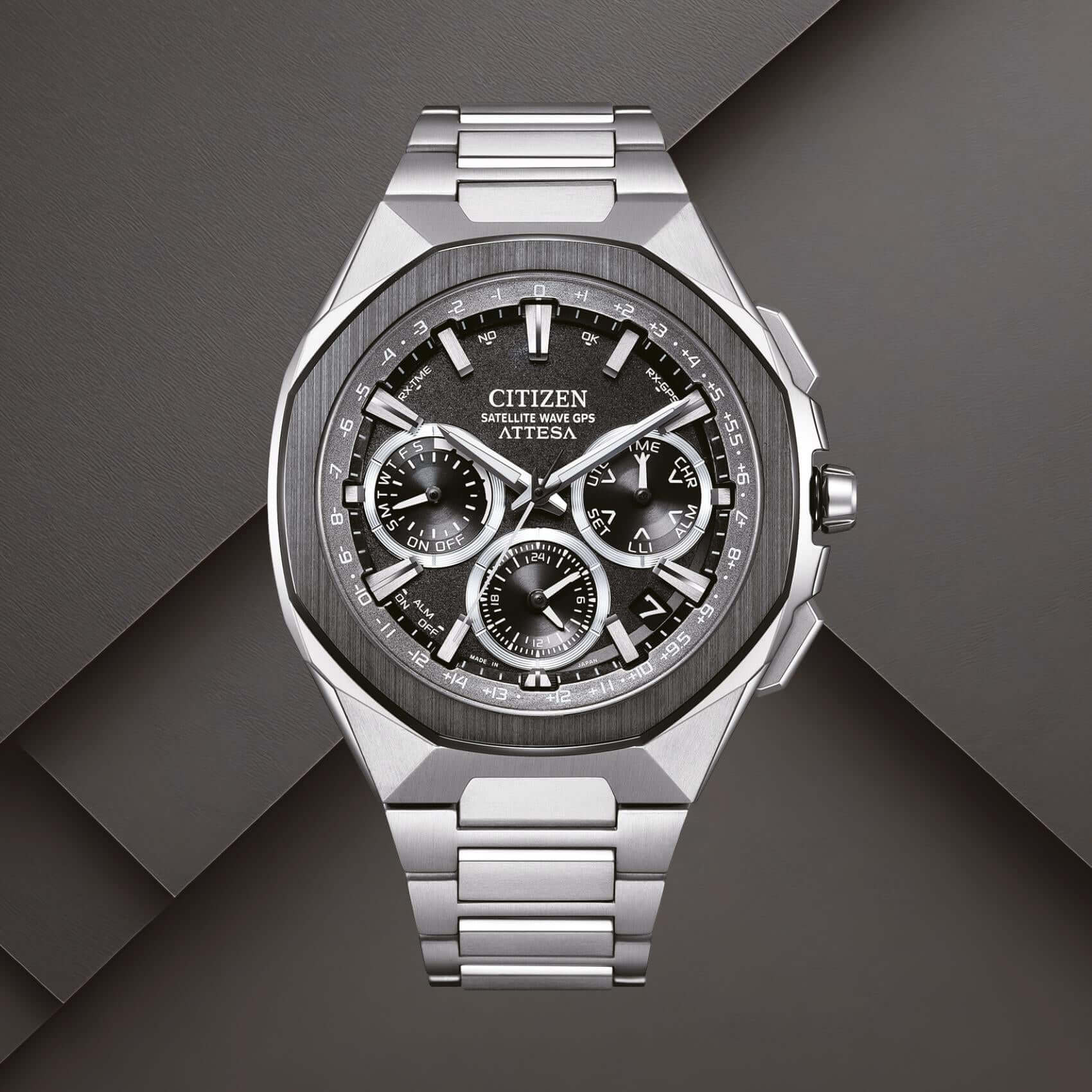 Citizen CC4104-53E ανδρικό ρολόι Attesa με μαύρο καντράν 44mm, ασημί Super Titanium μπρασελέ, κεραμική στεφάνη και δορυφορικό GPS.