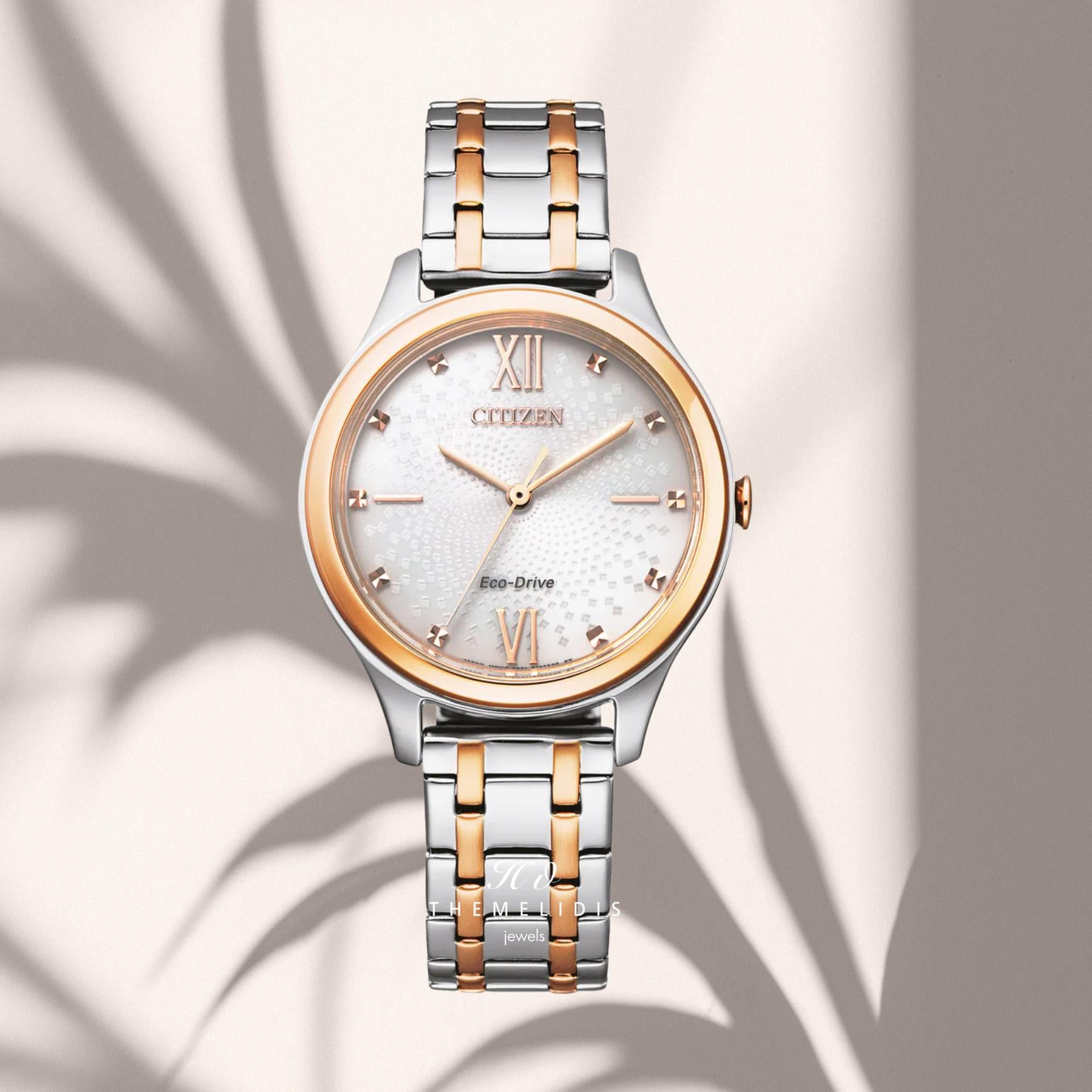 Γυναικείο ρολόι Citizen Elegance EM0506-77A με λευκό φίλντισι καντράν 32mm, στεγανότητα 5ATM και δίχρωμο ασημί-ροζ χρυσό μπρασελέ
