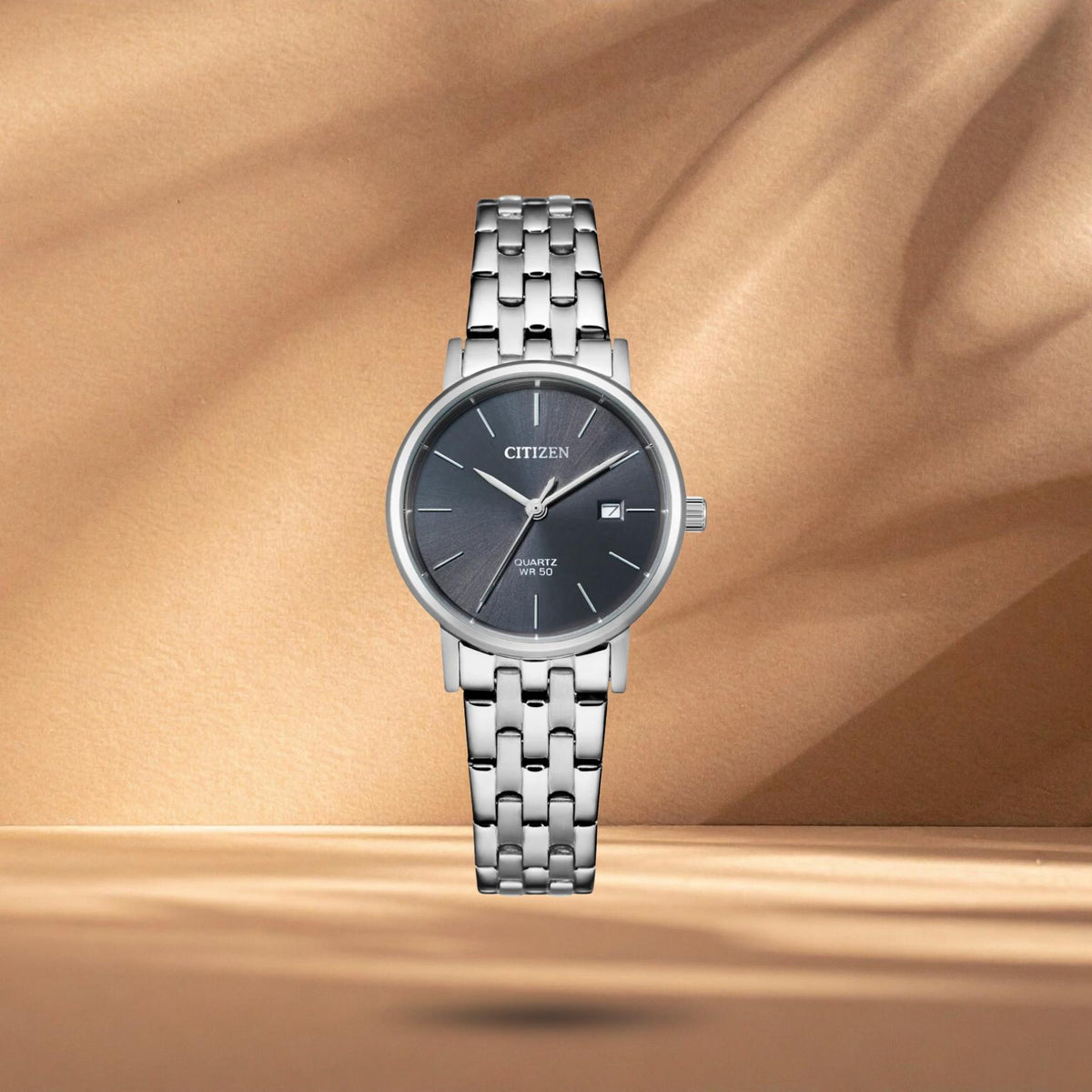 Γυναικείο ρολόι Citizen Sports EU6090-54H με γκρι καντράν 28mm, στεγανότητα 5ATM και ασημί μπρασελέ από ανοξείδωτο ατσάλι