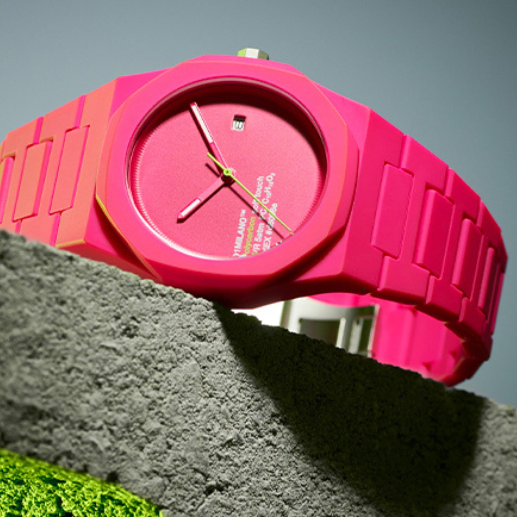 Ρολόι D1 Milano Hot Pink D1-PCBJ32 με ροζ ατσάλινο μπρασελέ και ροζ καντράν 40.5mm με οκτάγωνο σχήμα.