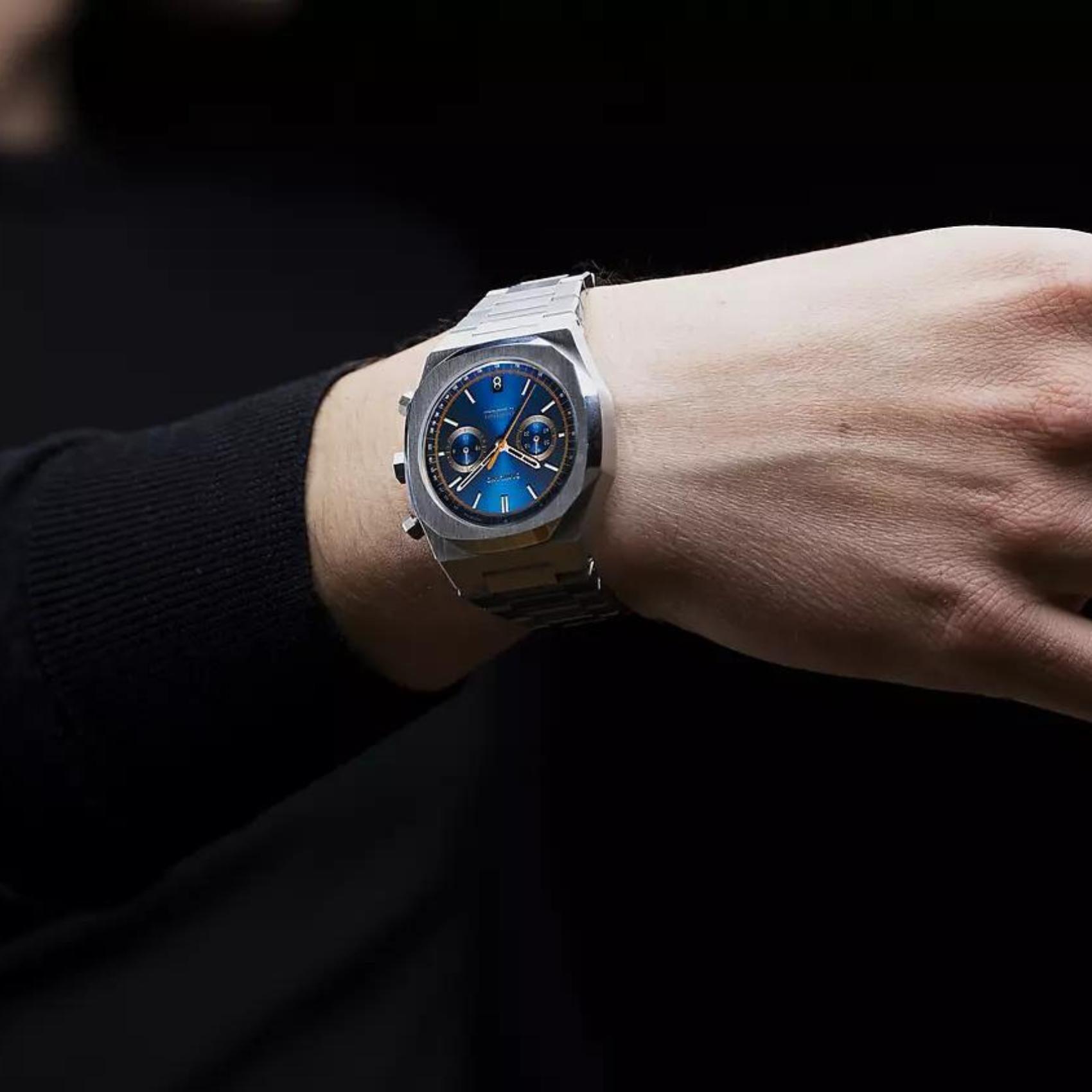 Ρολόι D1 Milano Royal Blue D1-CHBJ08 χρονογράφος με ασημί ατσάλινο μπρασελέ και μπλε καντράν 41.5mm με οκτάγωνο σχήμα.